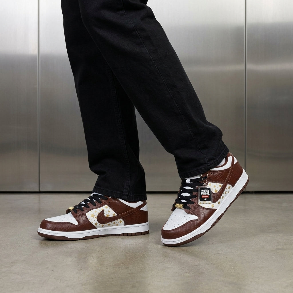Supreme x Nike SB Dunk Low 'Stars Barkroot'