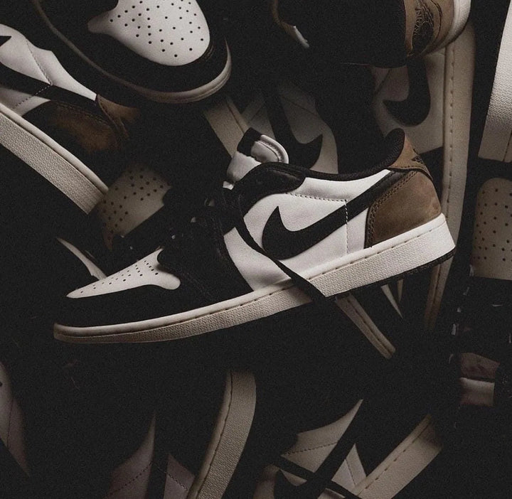 Air Jordan 1 Low OG 'Mocha'