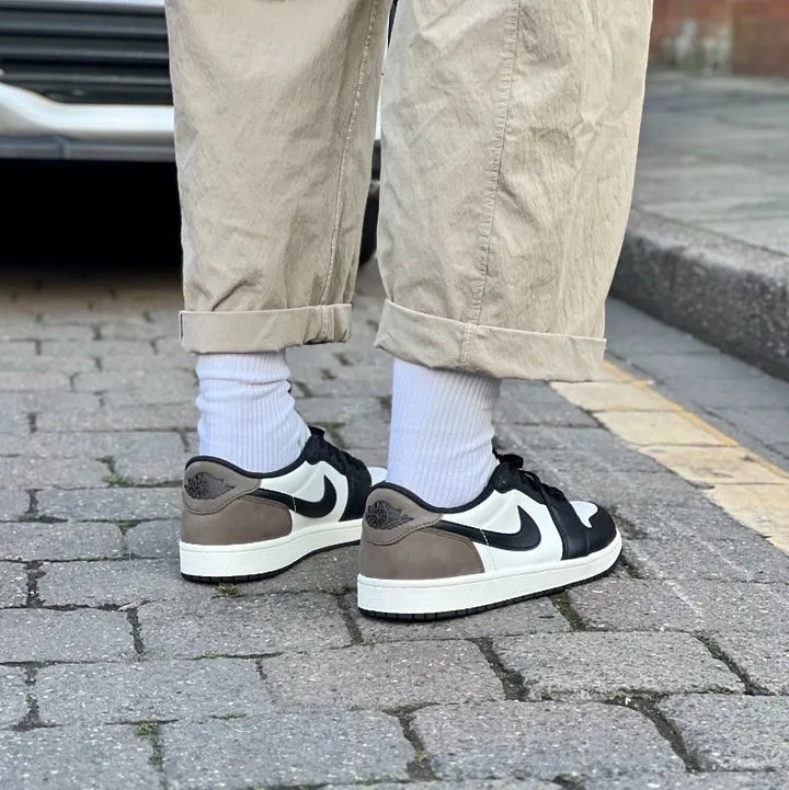 Air Jordan 1 Low OG 'Mocha'